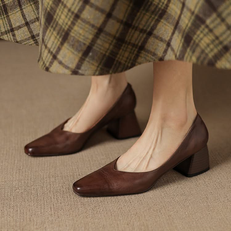 LIVIA LUXE PUMPS - Image 11