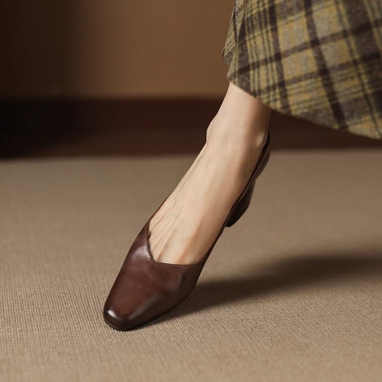 LIVIA LUXE PUMPS - Image 12