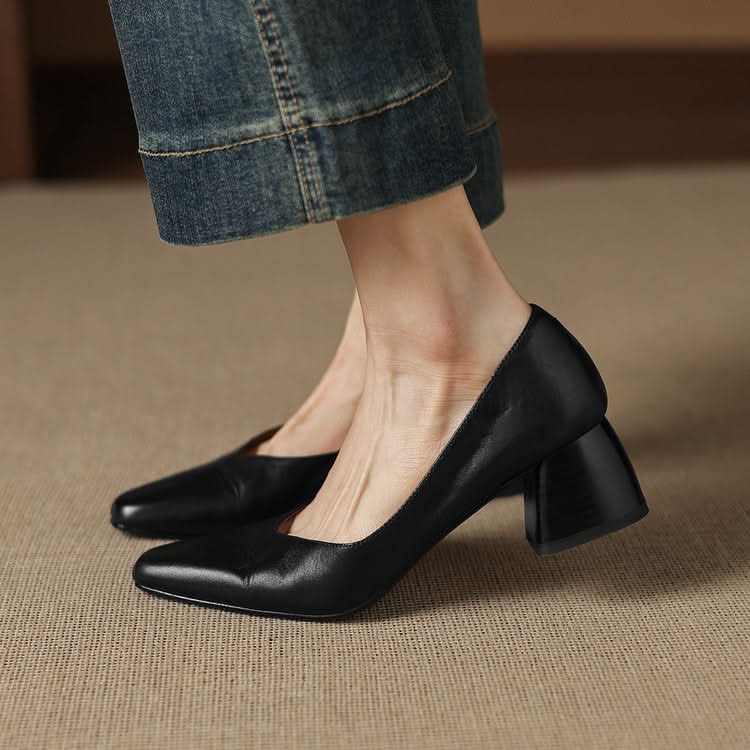 LIVIA LUXE PUMPS - Image 24
